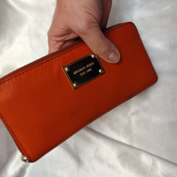 * Beautiful Tangerine Orange MICHAEL KORS LEATHER Wallet Clutch Large In Charge! - Picture 10 of 12